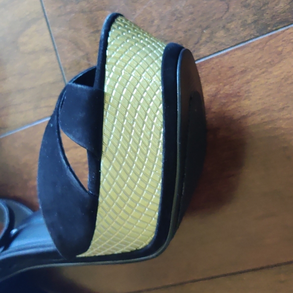 Steve Madden Surrnder Black Multi Heels - Picture 5 of 8